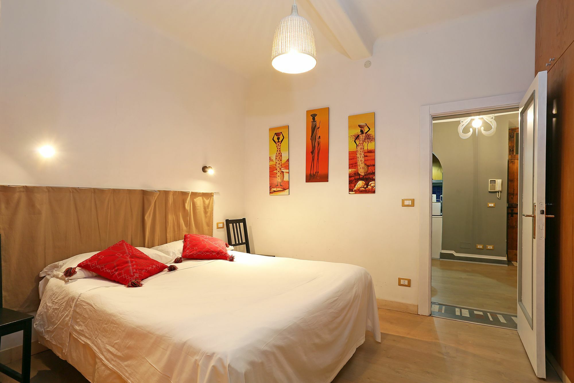 Rihana Luxury Rom